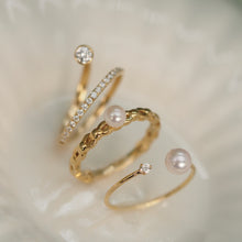 Load image into Gallery viewer, Akoya Pearl and Diamond Arrow Ring