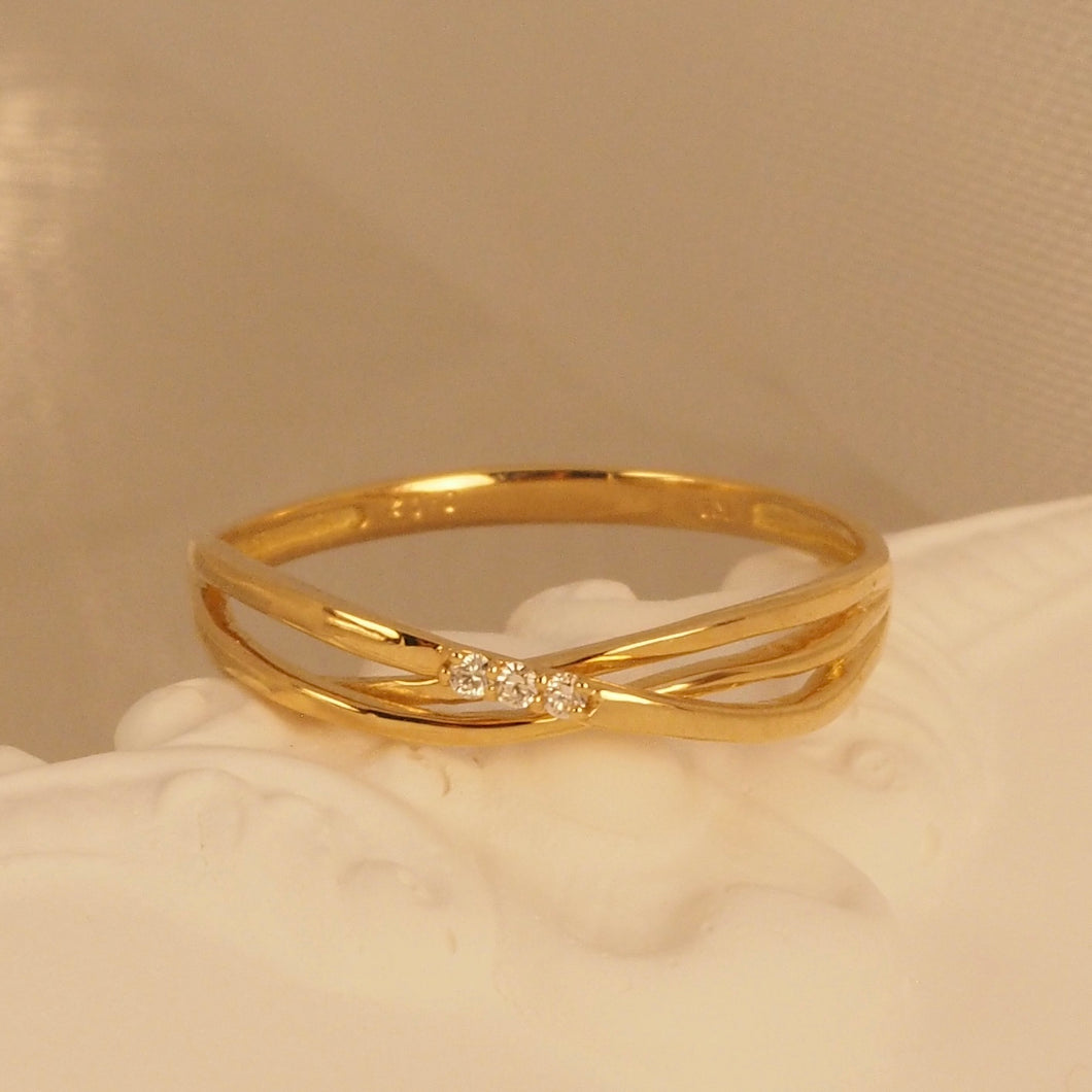 The Diamond Breeze Ring
