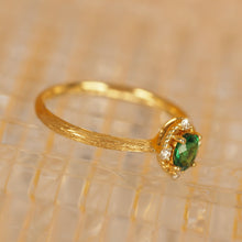 Load image into Gallery viewer, Tsavorite Oval Martha Ring