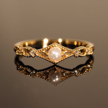 Load image into Gallery viewer, Pearl and Diamond Bubbles Ring