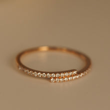 Load image into Gallery viewer, Diamond Connected Band Ring