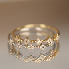 Load image into Gallery viewer, Diamond Clover Chain Ring