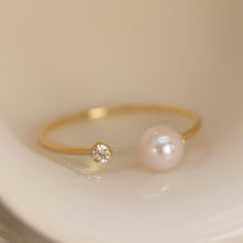 Load image into Gallery viewer, Akoya Pearl and Diamond Arrow Ring
