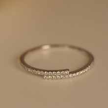 Load image into Gallery viewer, Diamond Connected Band Ring