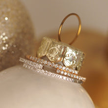 Load image into Gallery viewer, Diamond Connected Band Ring