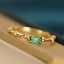 Load image into Gallery viewer, Emerald Bamboo Diamond Stalk Ring
