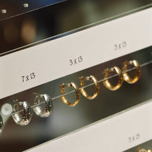 Load image into Gallery viewer, IRIZA Classic Hoops