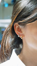 Load image into Gallery viewer, IRIZA Classic Hoops