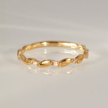 Load image into Gallery viewer, The Trio Diamond Twist Ring