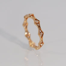 Load image into Gallery viewer, Golden Crown Ring