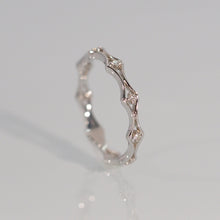 Load image into Gallery viewer, Golden Crown Ring