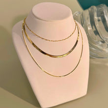 Load image into Gallery viewer, Flat Snakebone Necklace