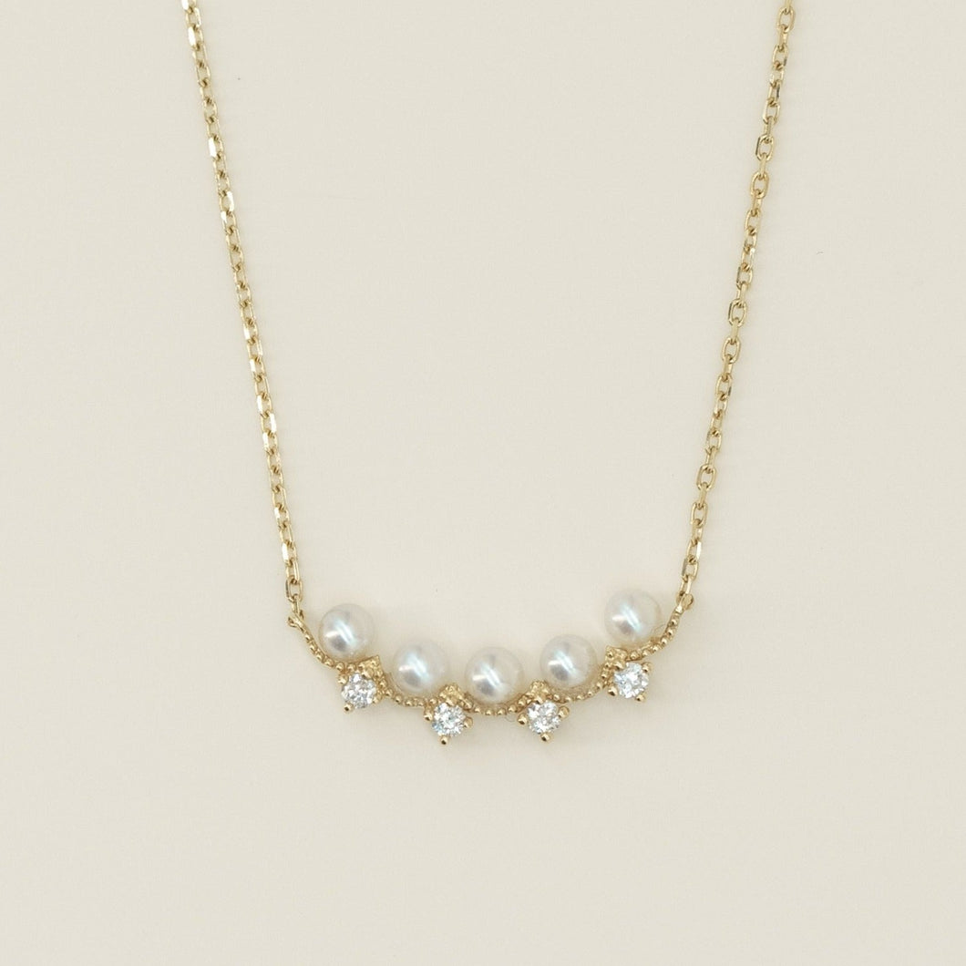 The Five Pearls Necklace