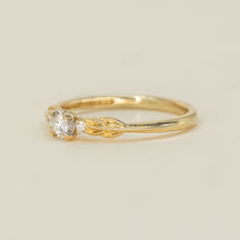 Load image into Gallery viewer, Diamond Foliage Ring